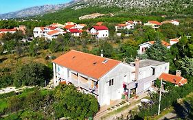 Apartments Lana